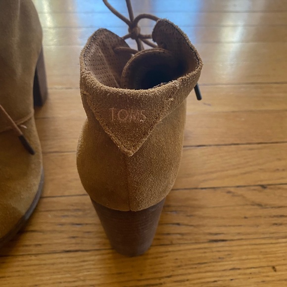 TOMS Booties. Size 7 - Picture 3 of 6